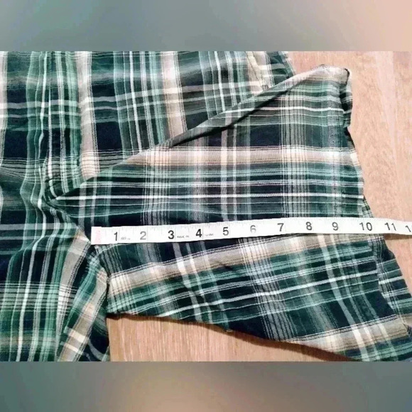 Columbia men's size 34 plaid shorts with pockets - Picture 5 of 8